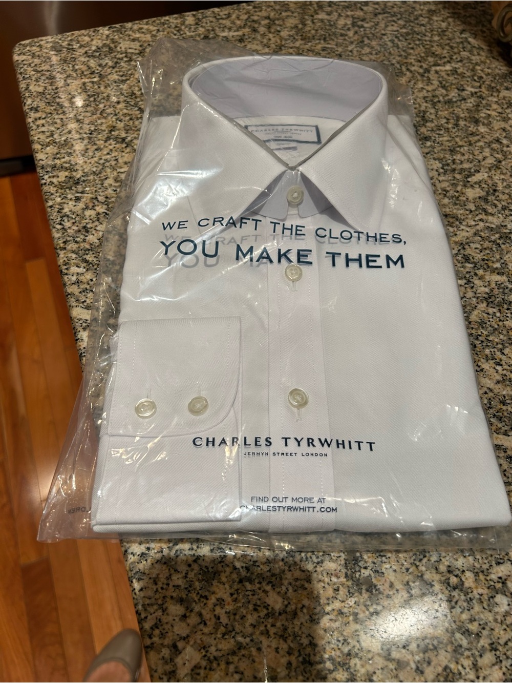 Charles Tyrwhitt White Men's Dress Shirt - Classic Collar